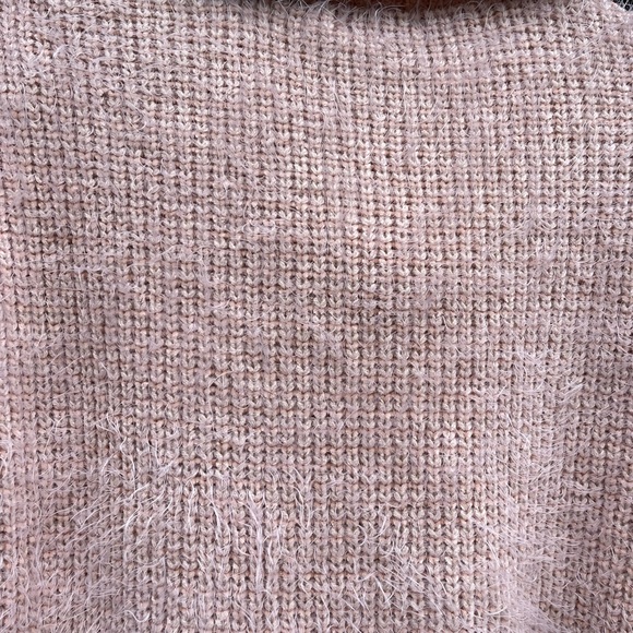 Calvin Klein Fluffy chenille cowl turtleneck large - Picture 6 of 6